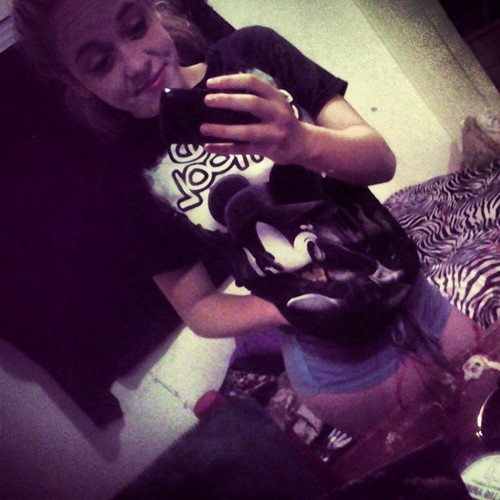 Follow | i follow back | Live life to the fullest | with no regrets |  i love smoken maryjanne . | Holla yo! |