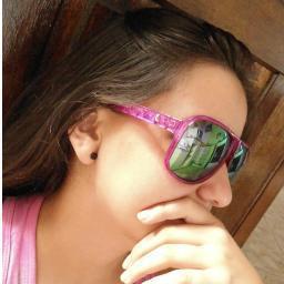 Sou uma menina legal com quem é legal cmg