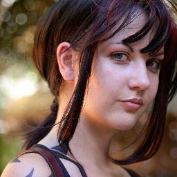Hallo! Ich bin Anna :) In meiner Freizeit lese ich gern. Und wenn ich etwas gut finde schreibe ich in unserem Blog ab und an eine Buchrezension. Willst du auch?