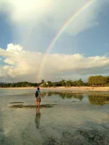 just an ordinary person trying to survive in the world..let's go to the sea..proud to be batakneese..and thank You Jesus for all in My life.