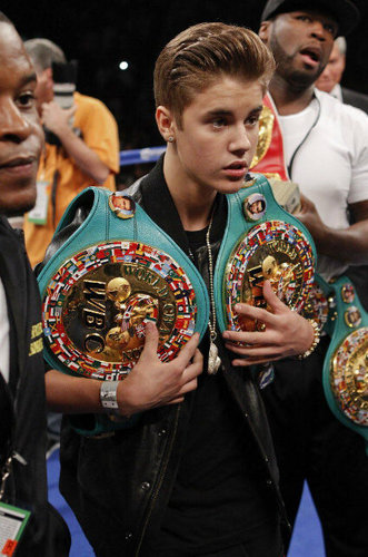 I'm a sizzling barbz-belieber
