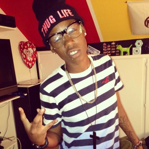 instagram : Dre_est72594| Kik : IGiveHerThat_Dee | bluntblowing , tatted up, stud | #team taken |if ur COOL ill follow back :-* |