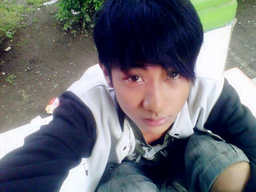 Tak bisa aqu pungkiri☹ Sampai saat ini aqu masih merindukan'mu (˘̩̩̩.˘̩ƪ) *E*