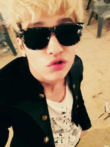 안녕! 우리는 teentop 있습니다! 우리 first official 트위터에 오신 것을 환영합니다! ^^ follow @ljoeljoe1123 too.