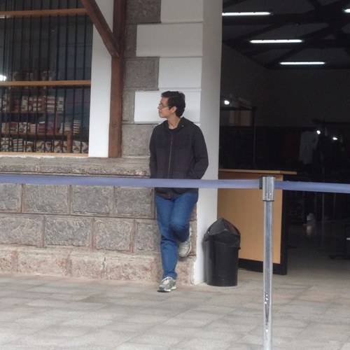 Católico, hermano, amigo, y esposo...