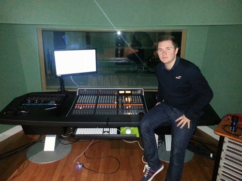 mark_w8's profile picture. BeatUniqueProductions MARK WOODGATE
Inspire and Create, Music for the Modern Mind http://t.co/bXOdcrrxg2 Facebook: Mark Beat (Same Photo)