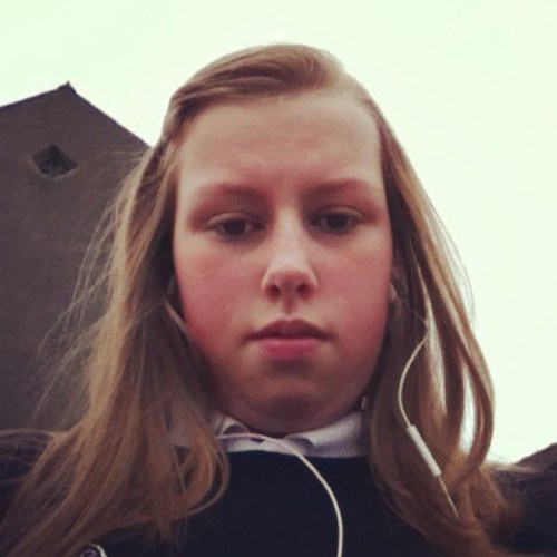 g_llio's profile picture. 