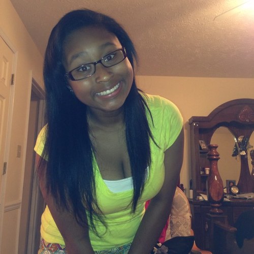 Im Kianna Im a senior im cute and I like cereal.. need to know more ask me in http://t.co/qUifqLKYs3