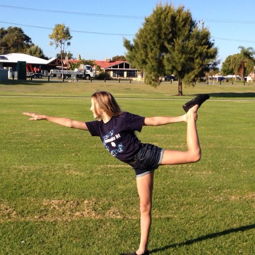 •14 •aussie☀ cheerleader
 instagram- @smiley_shorty_