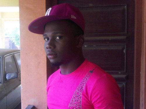 Nice guy who luv 2 music nd 2 mks frnds