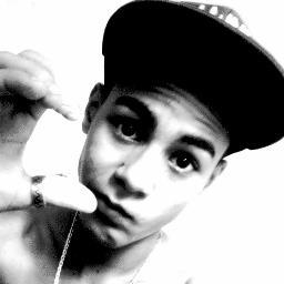 Sou como você me vê. Posso ser leve como uma brisa ou forte como uma ventania, Depende de quando e como você me vê passar