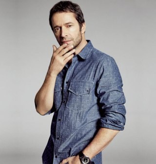 This fanpage is dedicated to @JamesPurefoy!!