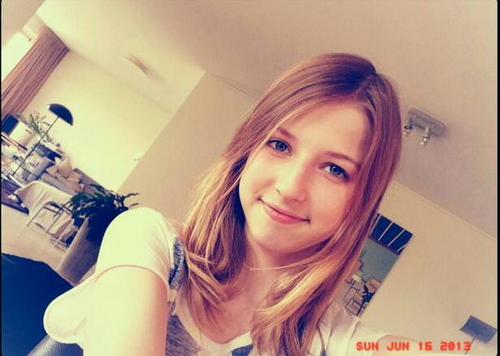 Hello my name is Mirthe :). I'm 14 years old and I love to play minecraft ♡ ~ youtube is a important part of my life ♥ ~