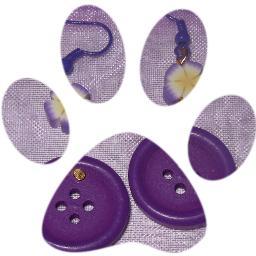 Milan born, proud mamma living in the UK and making earrings... for fun!