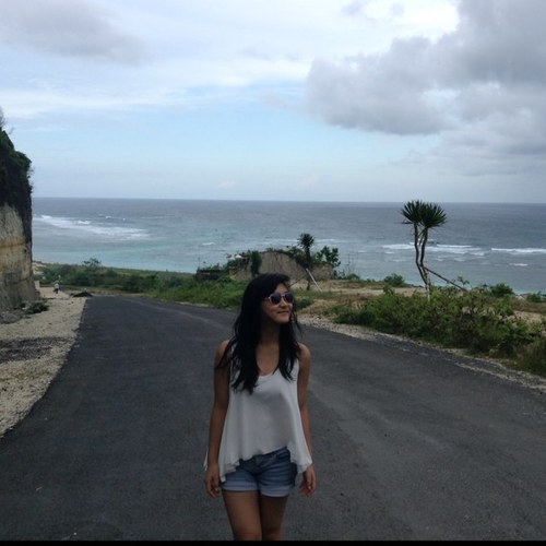 JaniceViary13's profile picture. A blind optimist, mindless dreamer, wishful thinker, ballet dancer, Meredith owner, 13 obsessed, Paris lover. | @BeFearless13x :]