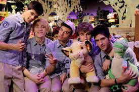 ChatAuryner's profile picture. Nos conocimos en el chat auryn y ahora somos como un a familia!(L) ORGULLO AURYNER.ANTI-HEROES.LOS MEJORES.