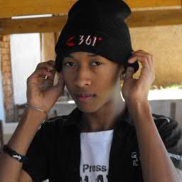 nakit0ni's profile picture. just follow me!!! =)