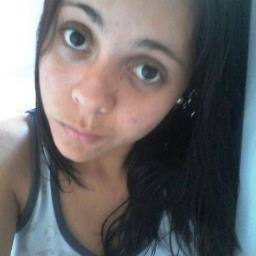 A mєninα quє sofrєu, cαiu,
 αprєndєu, lutou, vєncєu,
 pєrdєu; Hojє já é uma
 gαrotα, quє conhєcє α
 rєαlidadє, є bαtαlhα pєlα
 fєlicidαde!