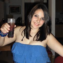 Soy camarera desde 2007 hasta hoy, estudios los justos y necesarios y me encantan las personas que me rodean! ;-P
