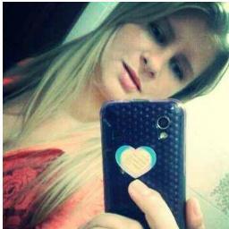 Amo meu esposo e minha filha... sou evangélica...adoro louvar a Deus...sou uma mulher que sabe o que quer da vida...decidida...e quando eu quero eu consigo