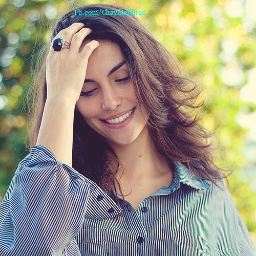 @melfronckowiak morena de um sorriso encantador,mulher inteligente , sincera , voz doce,corpo perfeito , um jeito q conquista a todos... te amo princesa ♥