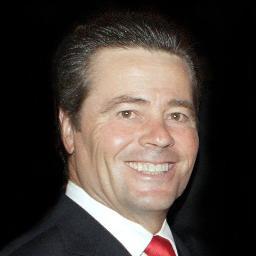 Empresario. Gobernador de Sonora 2003-2009