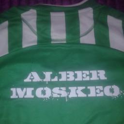 Voz del grupo Nieva y MOSKEO musho betis!