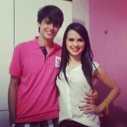 Tourina , 18 anos , estudante , Adoro forro & vaquejada, Namorando com @Daviid_Wendell s2' That happiness turn routine, very very happy *-*