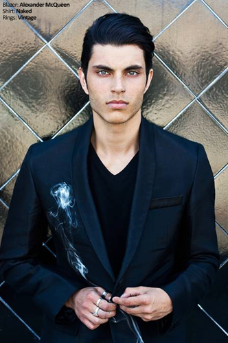 Fan Club Oficial de Samuel Larsen en Perú.Con respaldo de Glee Perú http://t.co/1nXcAtuo8F . Dedicada a este Sexy músico y actor rasta.