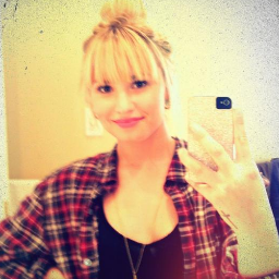 DectionLM's profile picture. Demi Lovato, One Direction e Little Mix.