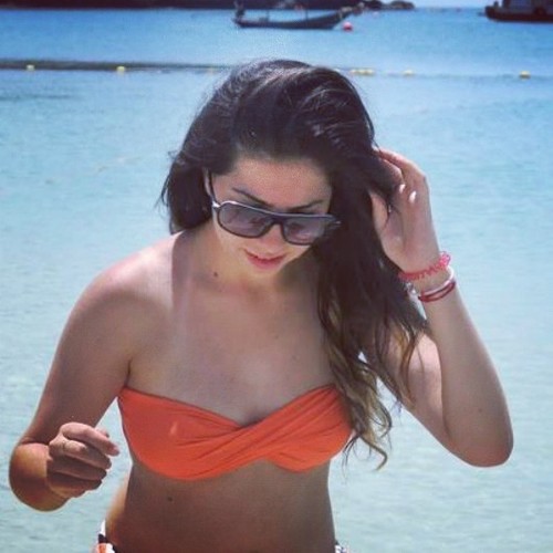 adrianeisotton's profile picture. Exchange student from Brazil living in Thailand :)