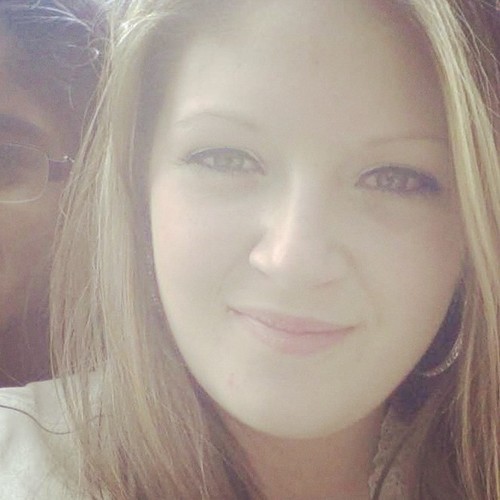 Melanietjeeex's profile picture. Be yourself and follow your heart while you can ♡