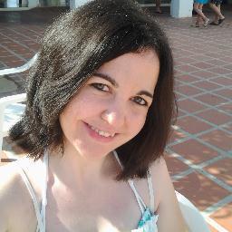 Soy psicóloga, he realizado dos máster relacionados con la intervención psicológica en ámbitos clínicos y de la salud. Ahora estoy en nivel intermedio de Inglés