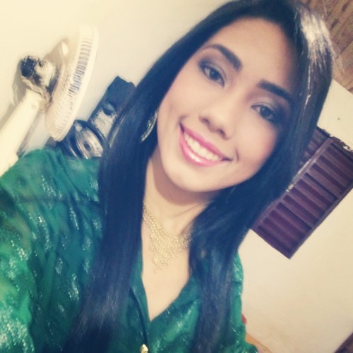 16 anos , Solteira , Feliz, Sincera ;) - Não adianta usar as melhores palavras se elas não forem sinceras.