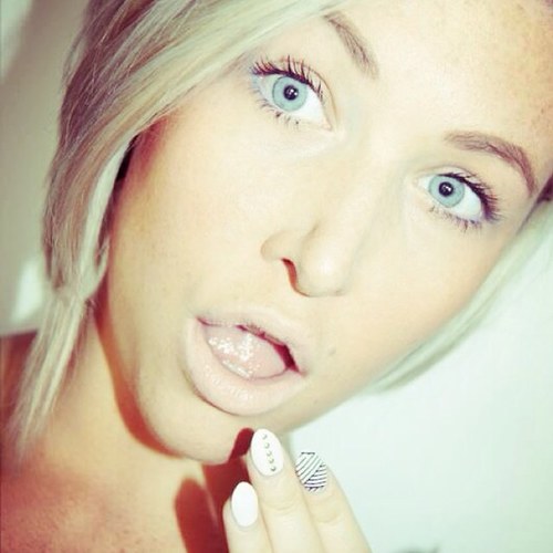 Blondieeee_'s profile picture. 