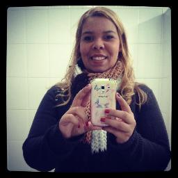 Jalecsandra's profile picture. Deixo as coisas que amo livres. Se não voltarem eu ligo depois de tomar umas...
