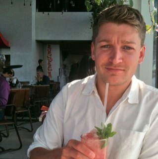 Freelance writer & food stylist. Food & Drink/Health, Fitness & Grooming Editor: http://t.co/uX6AO2Ndzd. Editor: Eat Clean Drink Dirty @eatcleanDD