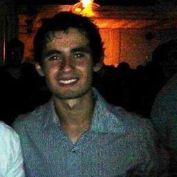 Se você tem o poder de mentir, acredite, eu tenho a magia de fingir acreditar!