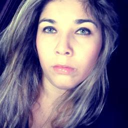 Eu estou bonita, mas não sou bela.
Tenho pecados, mas não sou o diabo.
Sou boa, mas não um anjo.

by Marilyn Monroe