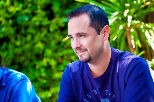 I'm a software developer. I love working on Sitecore projects and I love traveling around the world.