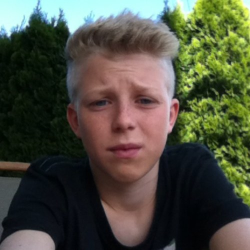 tobiMCtoil's profile picture. LEGEN... wait for it ...DARY