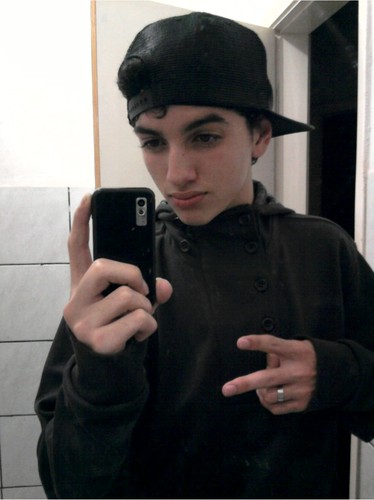 Hoje eu sei o quanto nosso amor é forte e sei que ele não é atoa e sim, escrito pelo dedo de Deus, eu te amo!  @tay_yy