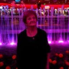 mariuchatv's profile picture. Artista, Vedette y en algunos casos, supervedette. Soy exclusiva de Gerardo Sofovich Producciones y protagonizo la sitcom Mariucha. Mi lugar en el mundo? Paris.