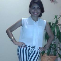 16. Follow me and I'll follow you|| @Rosy_FP♥✿ Futura Dermatologa. Me encanta Adele & Rihanna.