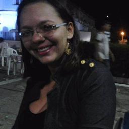 Coragem é confiar naquilo que se sente, felicidade é força, amar é olhar pra frente