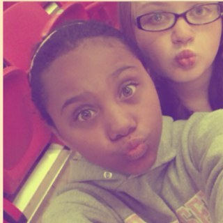 Hi im kaelee i love godI love my friends Some day i plan to be miss usa And later on start a family❤