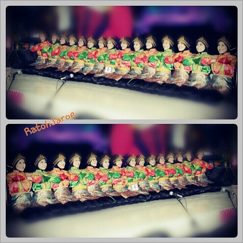 we're Ratoh Jaroe dancers in the world from indonesian culture