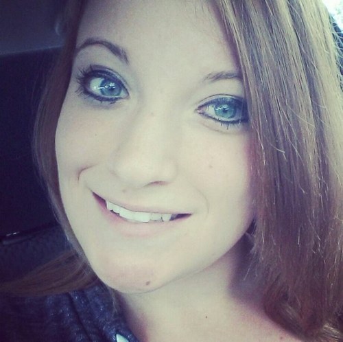 courtneytoman22's profile picture. 