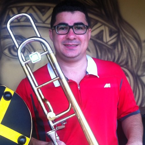 Músico, Trombonista Popular OMB. Sou Natural de Itaporanga-PB. Terra do meu Prof. In Memória Radegundis Feitosa.