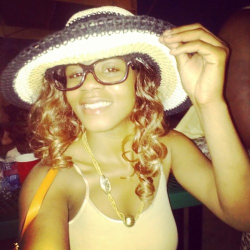 Its not hard being a badd princess a life of tiara and fun .. hope i live to see 21 but while im here follow me on ig @incomparable_ mariee